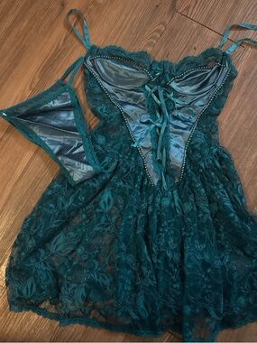 Frederic’s of Hollywood vintage Teal Lace Satin Babydoll Chemise with Thong